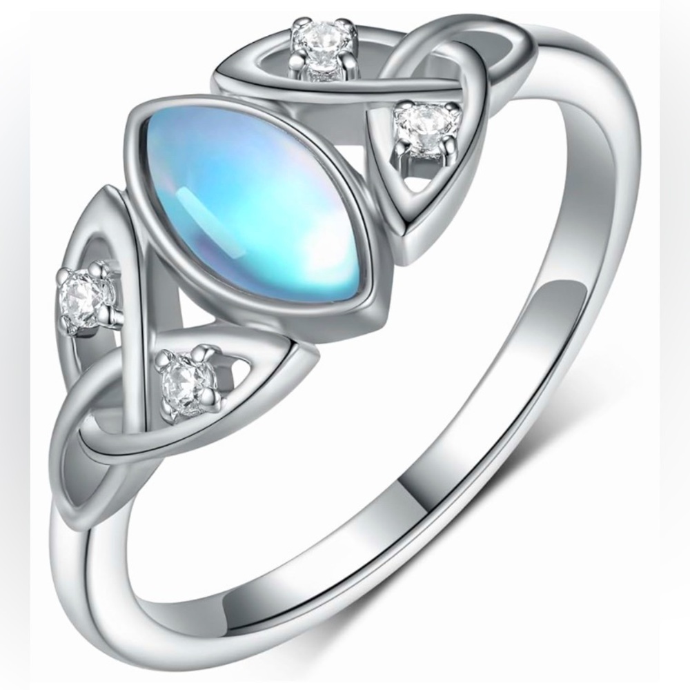 Celtic Knot Ring (Moonstone)